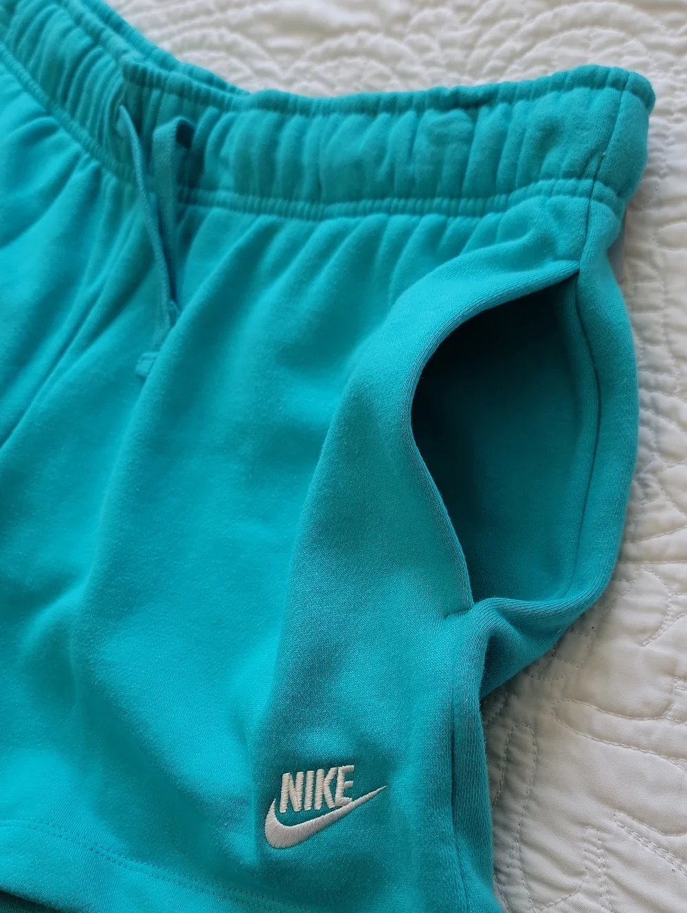 Nike Women's Standard Fit Midrise Fleece Shorts With Pockets